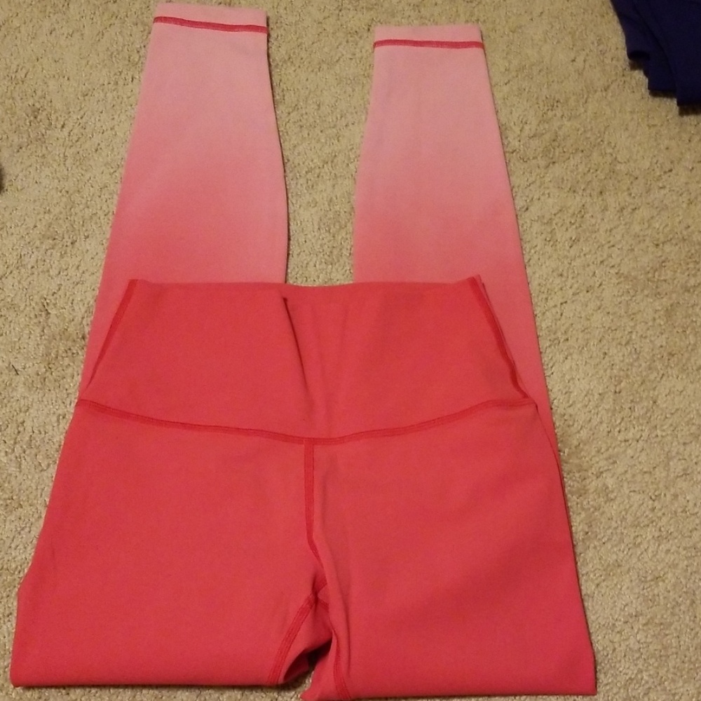 SOLD Lululemon wunder under HR fuchsia pink sz 4 - Picture 2 of 4